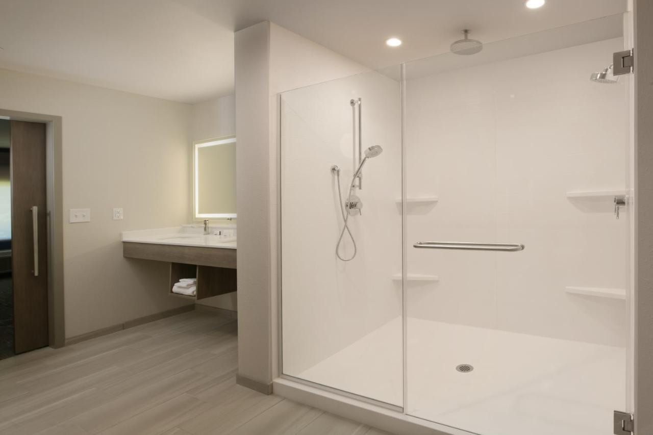 Holiday Inn Express & Suites - Williamstown - Glassboro By Ihg Buitenkant foto