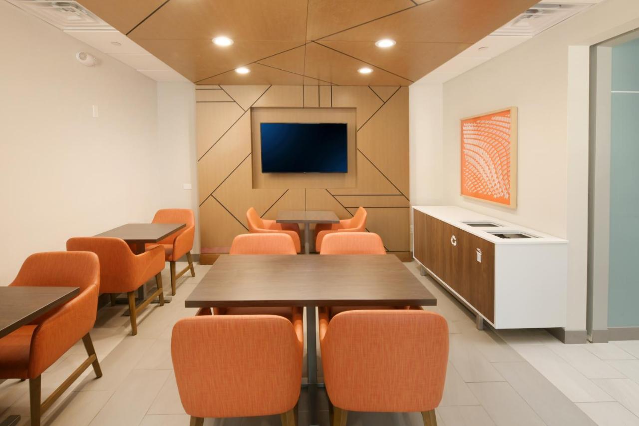 Holiday Inn Express & Suites - Williamstown - Glassboro By Ihg Buitenkant foto